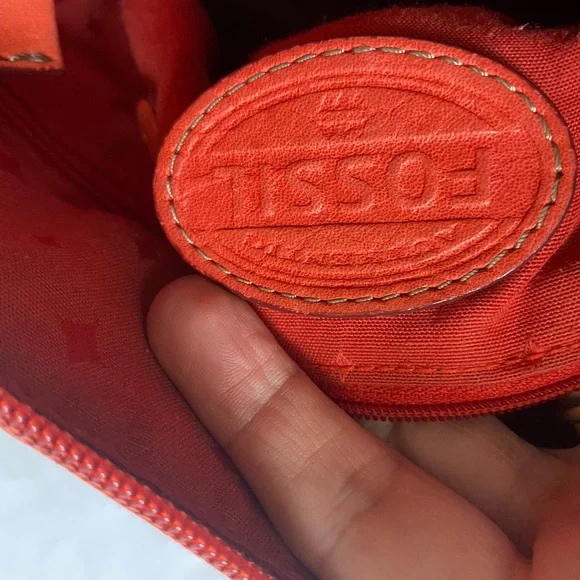 Fossil Morgan Traveler Cross-Body Bag - Picture 9 of 16